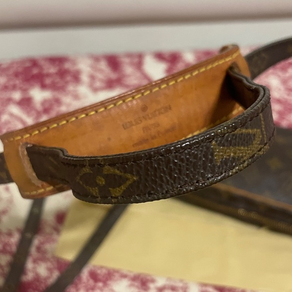 Louis Vuitton Pochette Marly Bandouliere - Picture 10 of 15